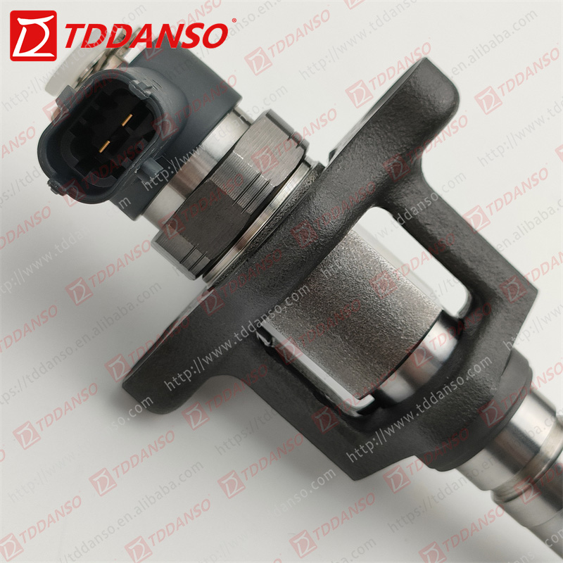 BOSCH Fuel Injector 0445120049