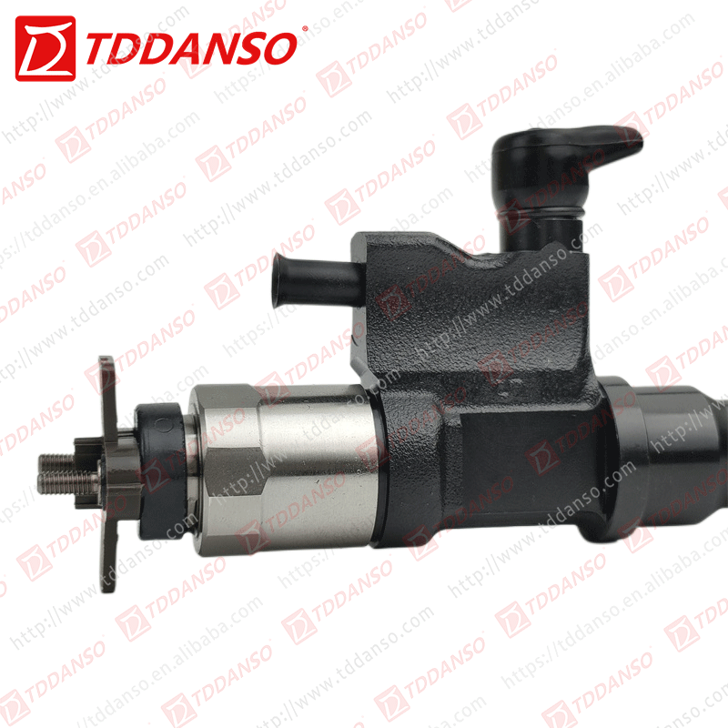 DENSO Fuel Injector 095000-0660 8-98284393-0