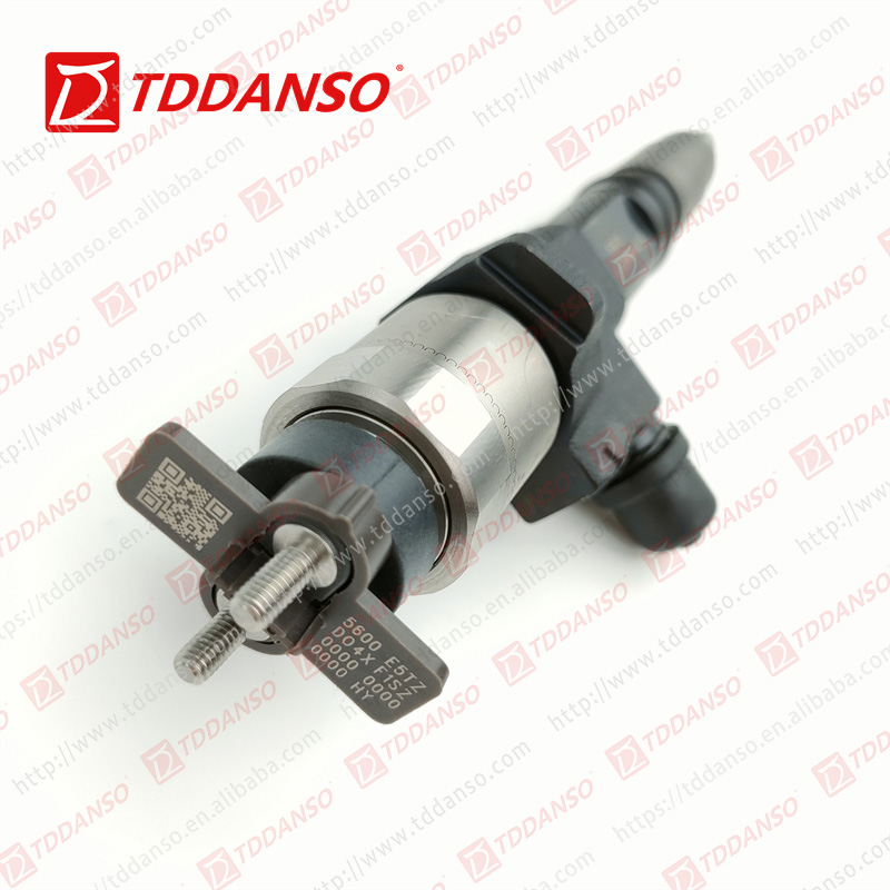 Diesel injector 095000-6800