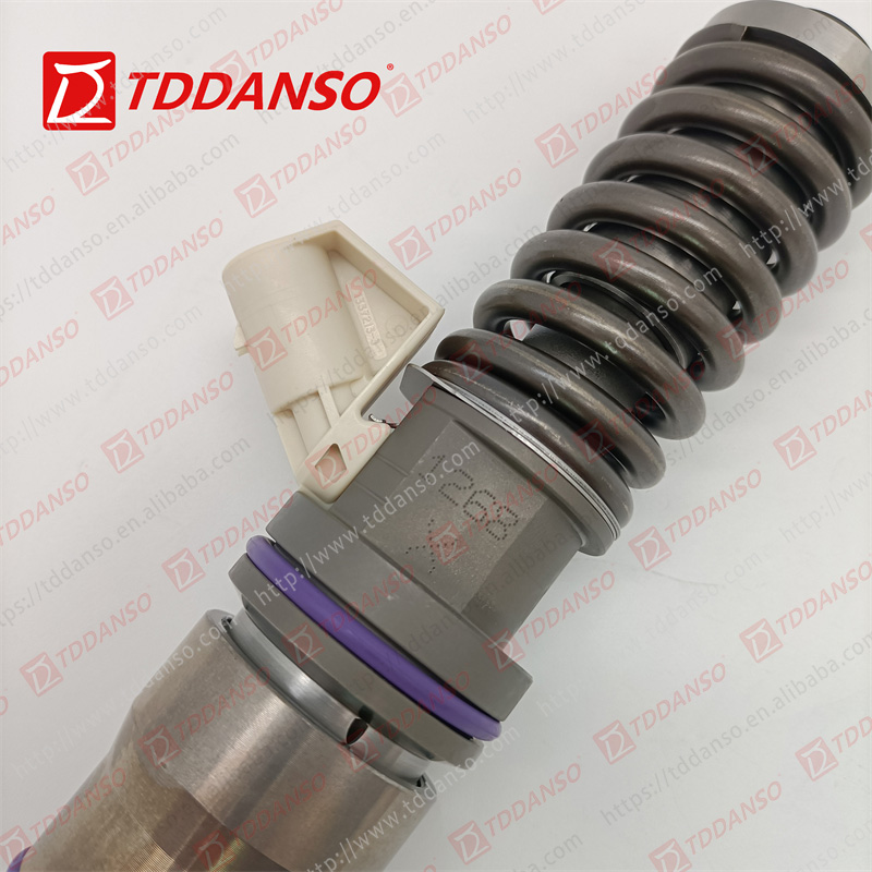 VOLVO Fuel Injector 21371613 20440388